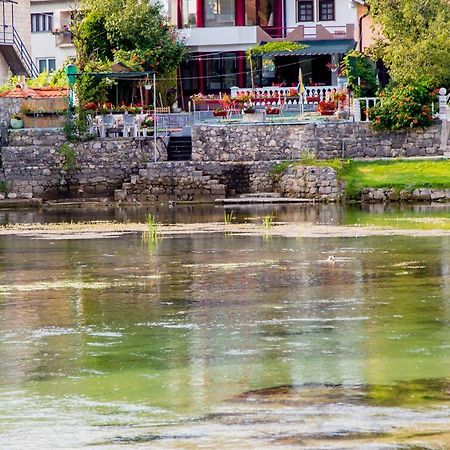Villa Dino Kulen Vakuf Ngoại thất bức ảnh