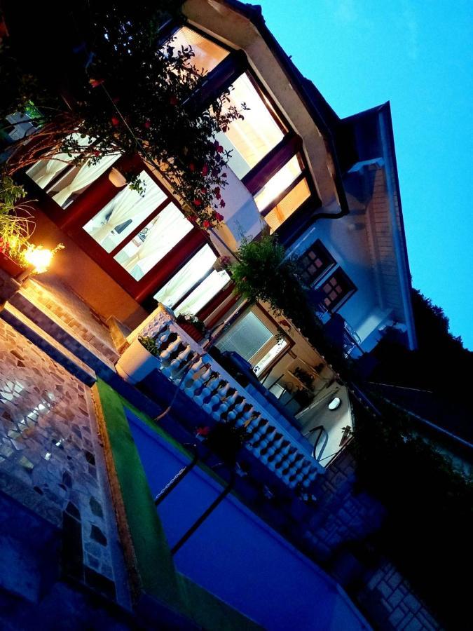 Villa Dino Kulen Vakuf Ngoại thất bức ảnh