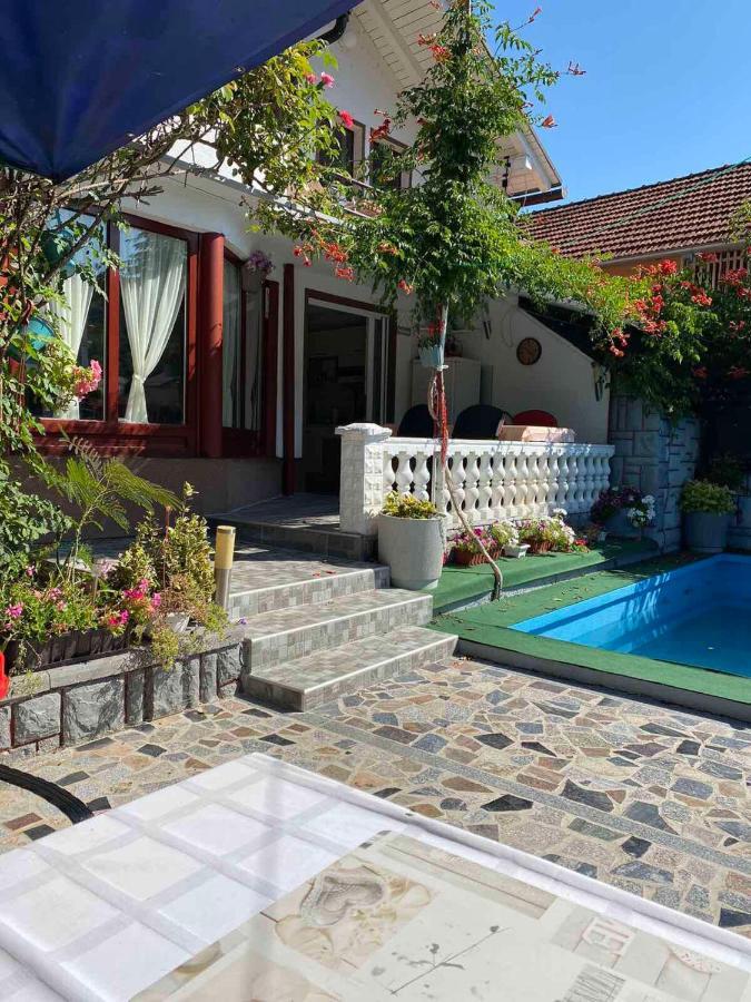 Villa Dino Kulen Vakuf Ngoại thất bức ảnh
