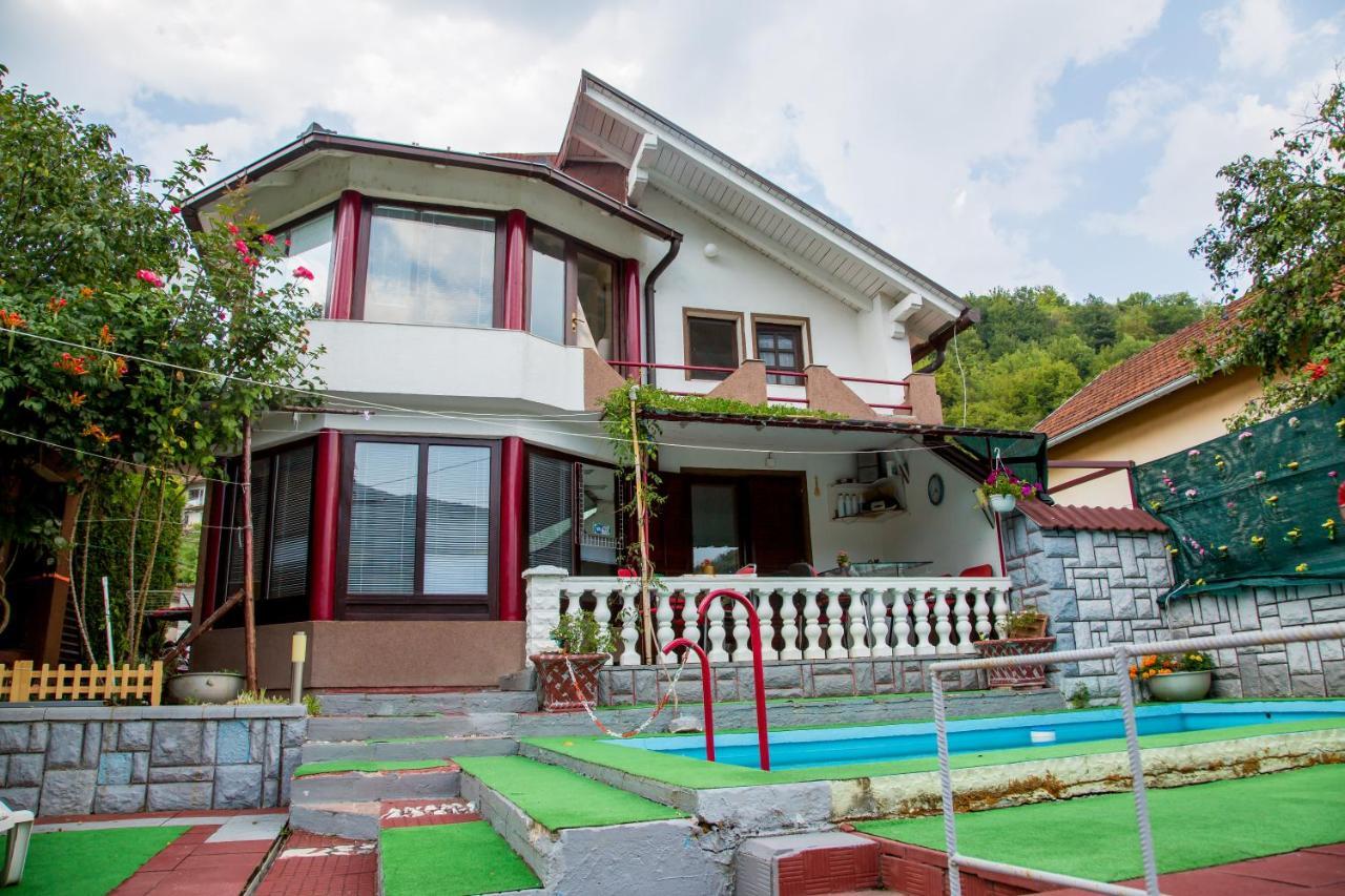 Villa Dino Kulen Vakuf Ngoại thất bức ảnh