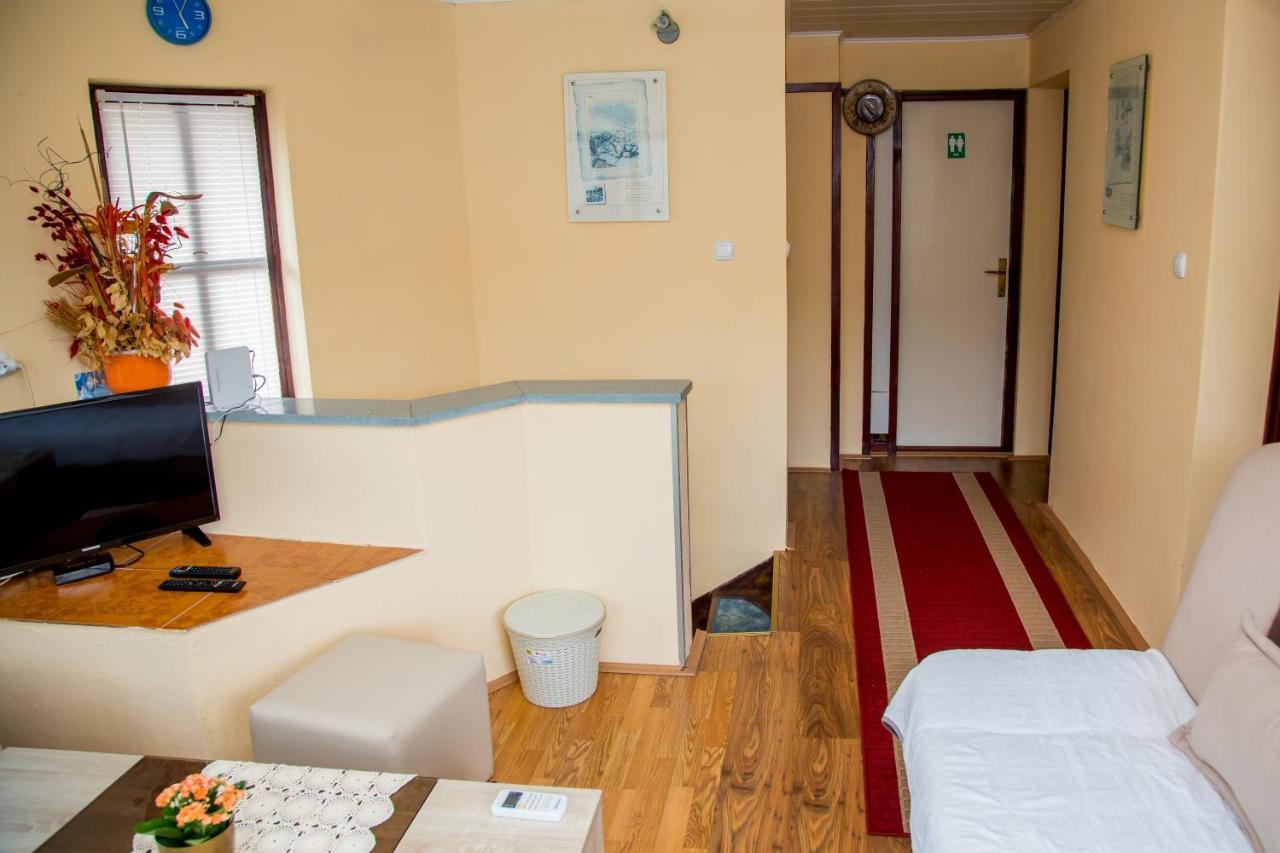 Villa Dino Kulen Vakuf Ngoại thất bức ảnh